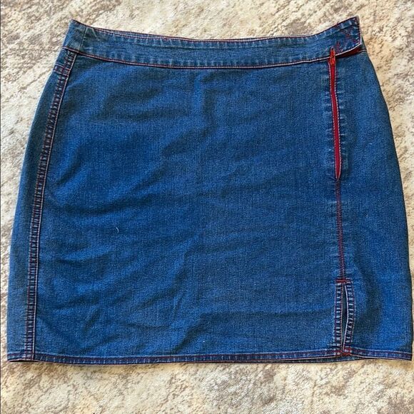 Polo active vintage Blue Denim Skirt with Red Stitching size 38 equals medium - Picture 1 of 9